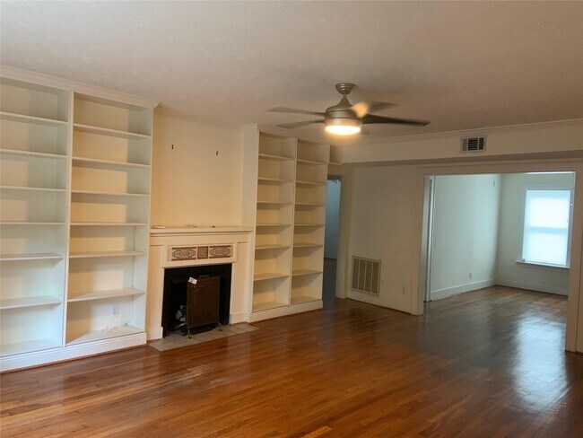 Photo - 2406 Elmen St