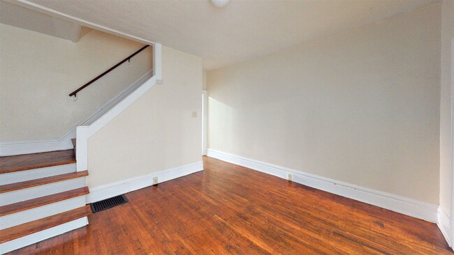 Photo - 1482 Summit St