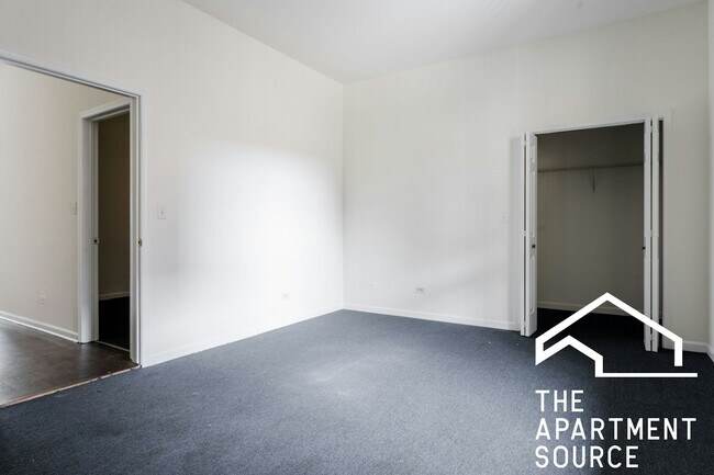 Photo - 2833 W Medill Ave