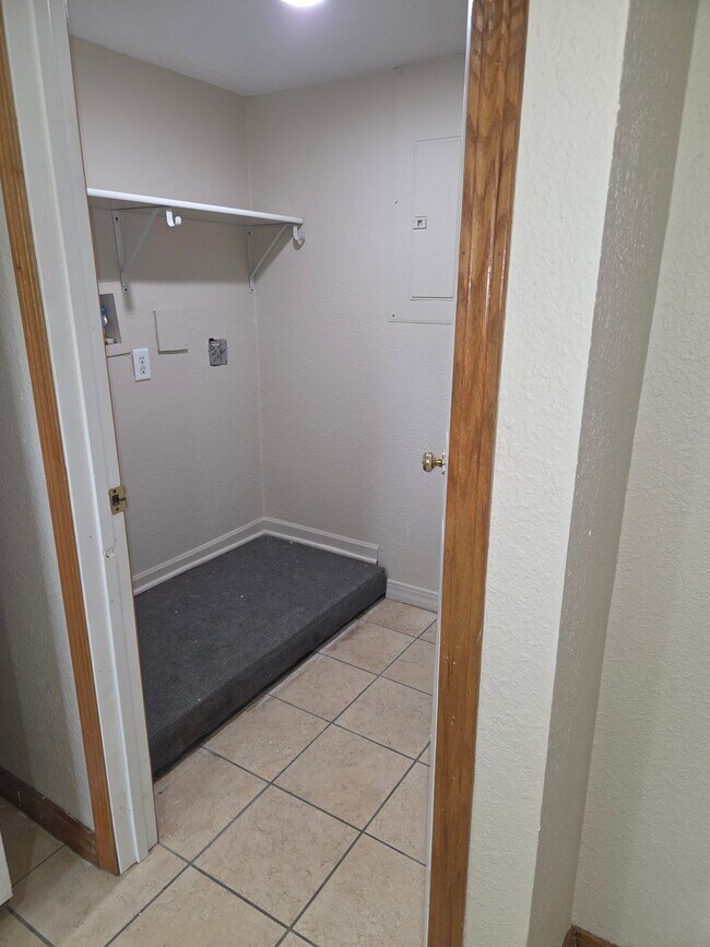Photo - 25667 Buckley Ln Unidad D