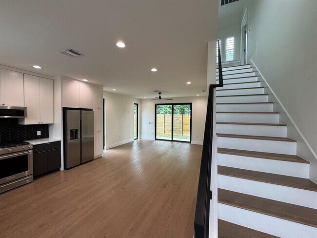 Photo - 3510 Lyons Rd