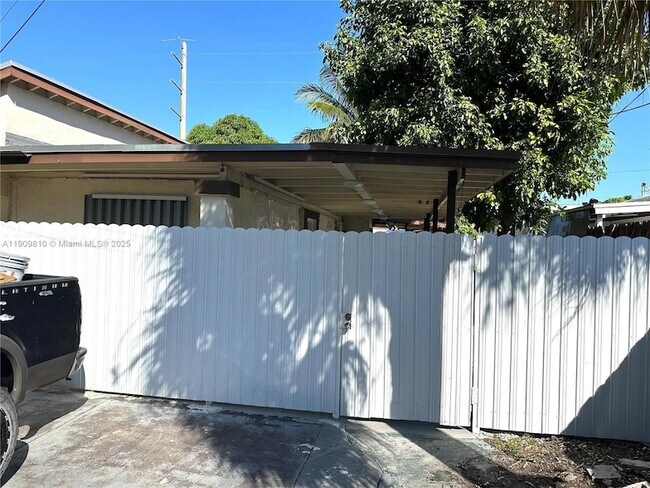 Building Photo - 4763 NW 3rd St Unit 2