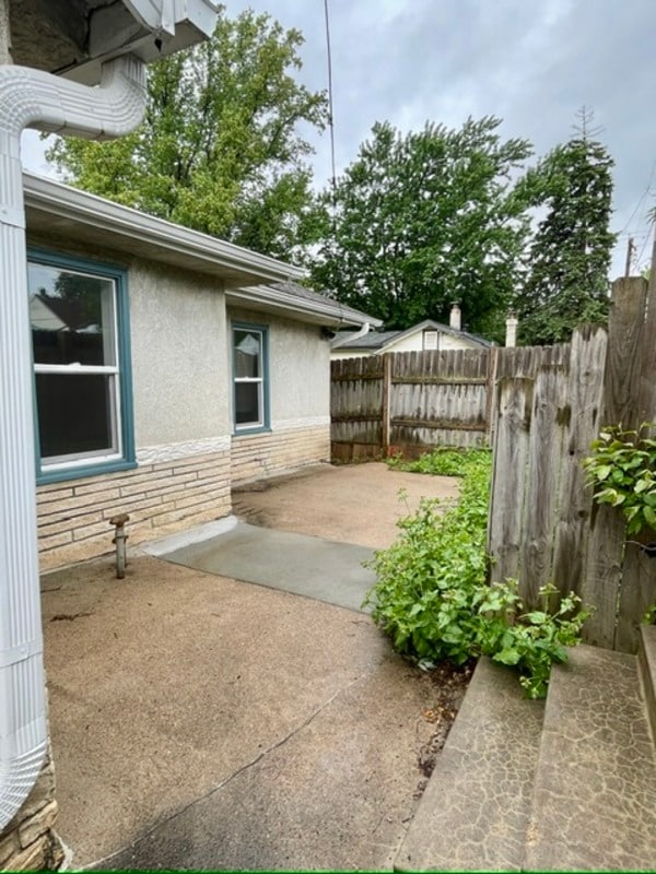 Photo - 6066 Charles St