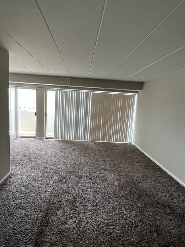 Photo - Embassy Aparments