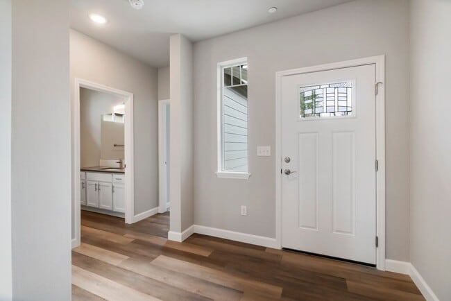Photo - 11727-11727 4th Ave E