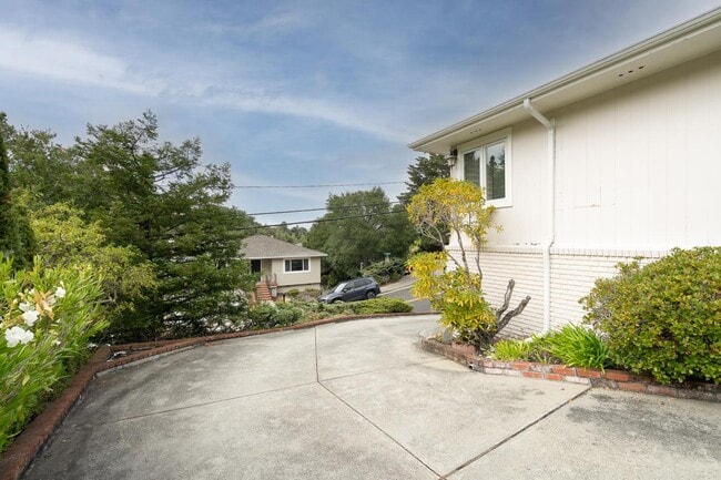 Photo - 2726 El Prado Rd