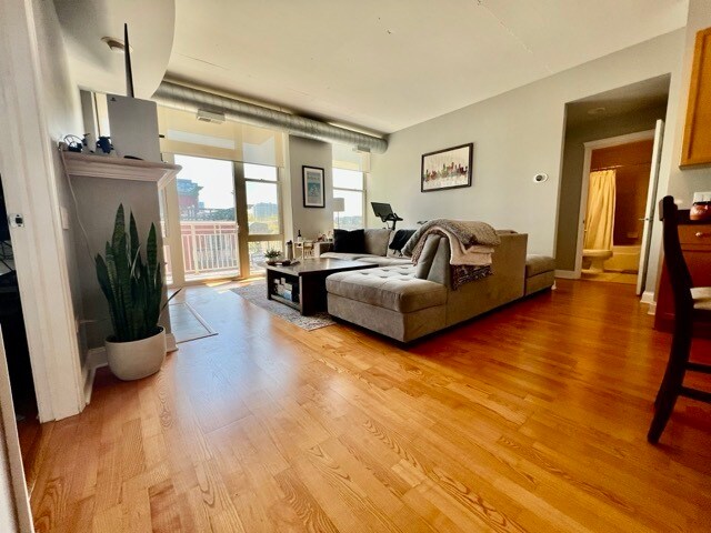 Photo - 1001 W Madison St Unit 504