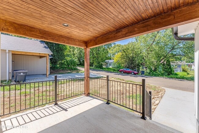 Photo - 818 W Anderson Ave