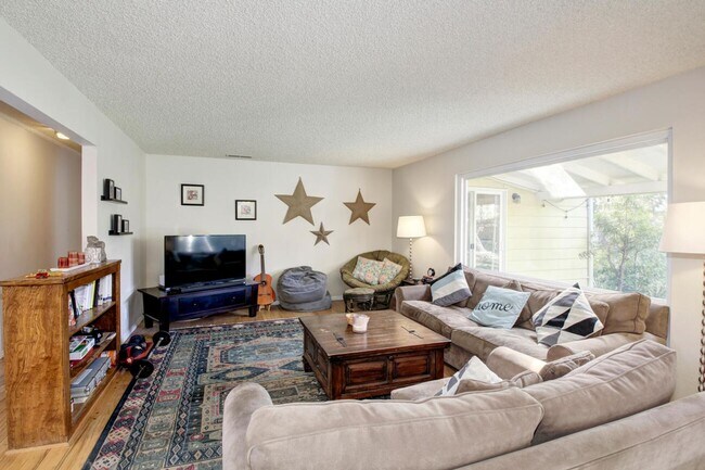 Photo - Great Central Davis 3 bedroom 2 bath home