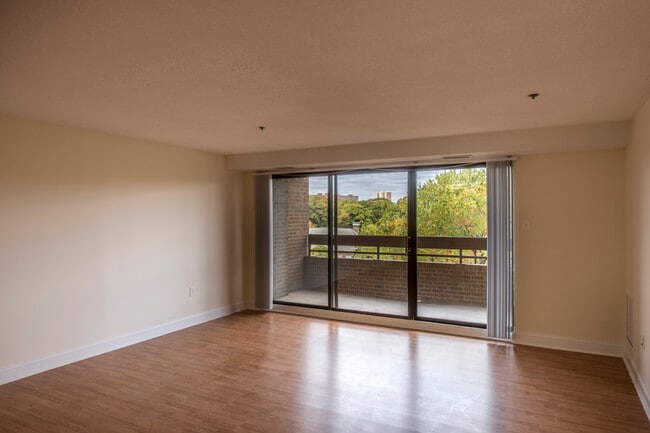 1067 Beacon St Unit 1