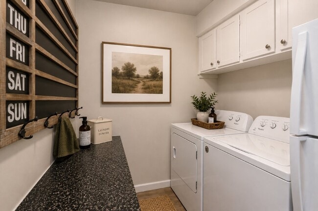 Hickory Creek Apartment and Townhomes