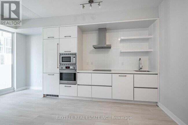 Photo - 2221 Yonge St Unit 310