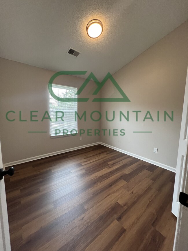 Photo - MOVE-IN SPECIAL! 1 MONTH FREE - Modern Upd... Unidad 18 SF