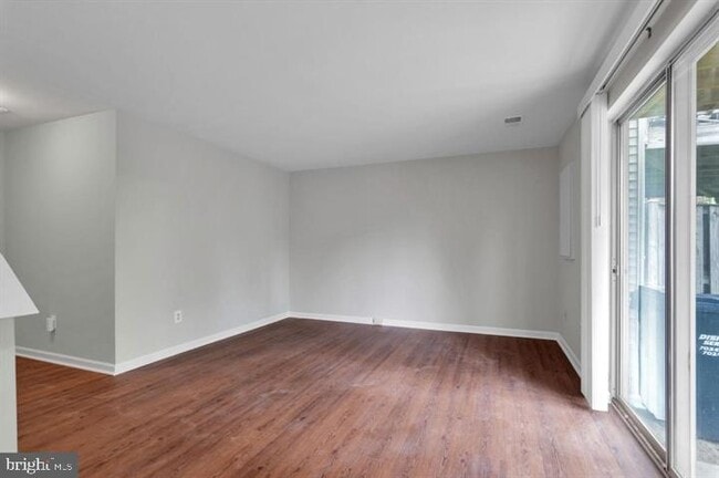 Photo - 1947 Winslow Ct Casa Adosada