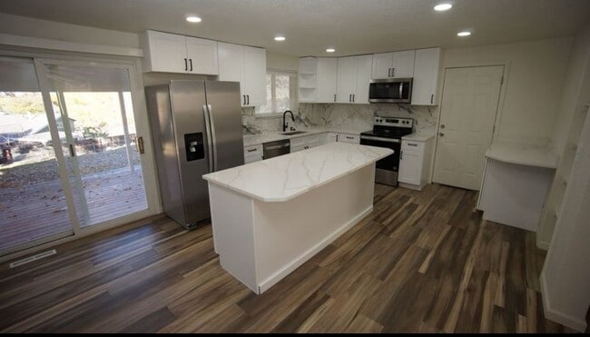 Photo - 6252 S Ash Cir W