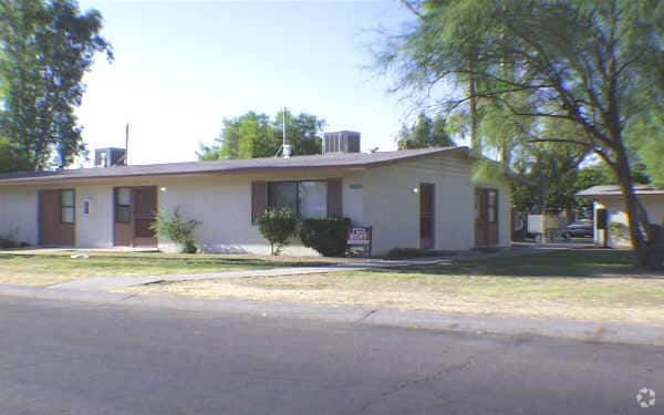 Exterior - Paradise Village Apartments