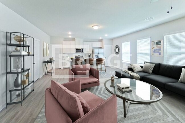 Photo - 305 Huisache St