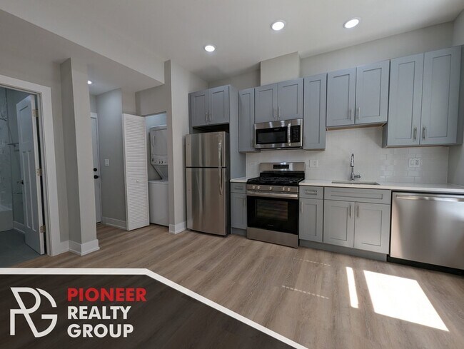 Photo - 440 W Belden Ave Unit 2