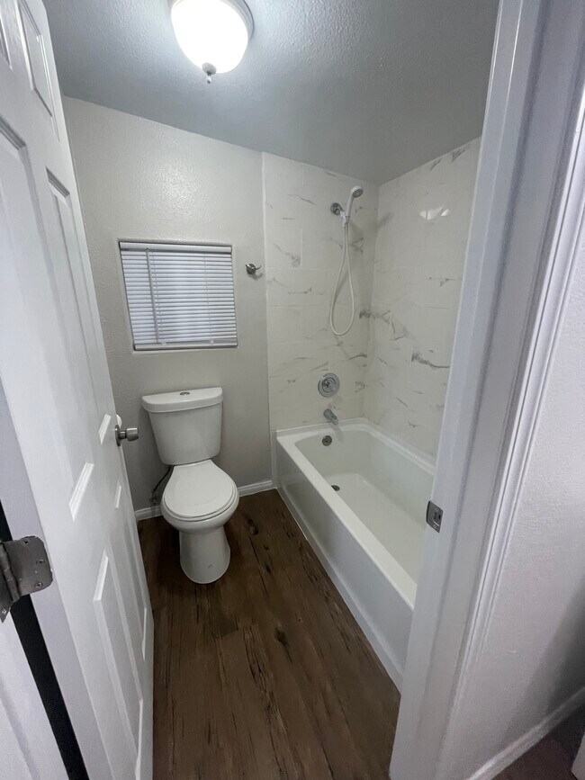 Photo - 410-412 S 7th St