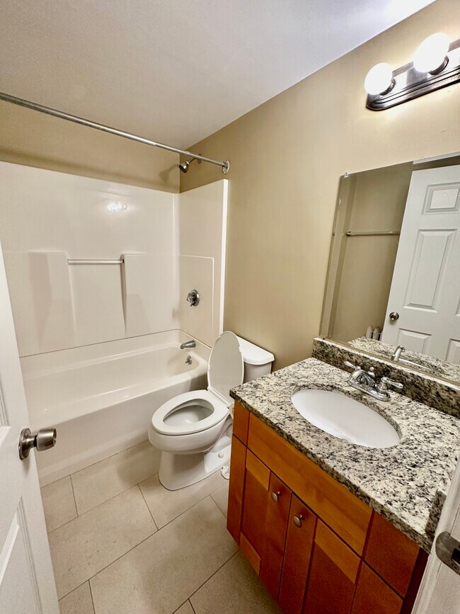 Photo - 72 Egmont St Unidad 2