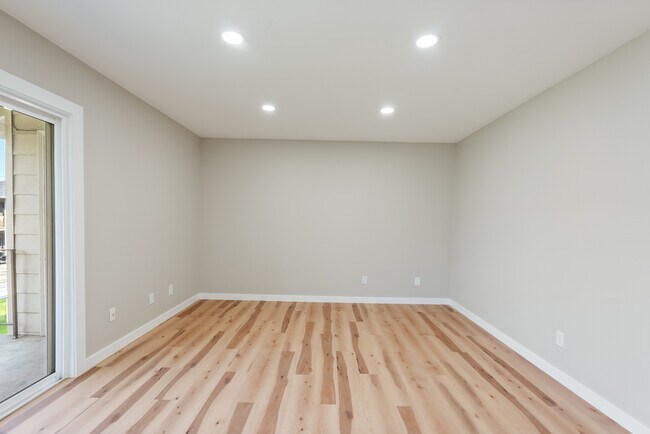 Photo - Sandy Terrace Apartments