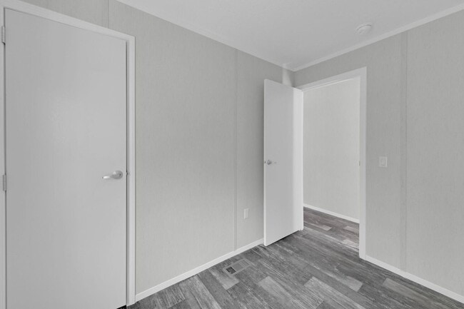 Photo - 684 Reeves Dr