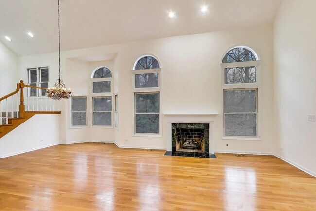 Photo - 325 N Water St