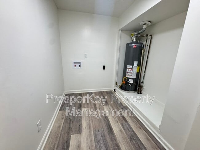 Photo - 6330 Newick Dr