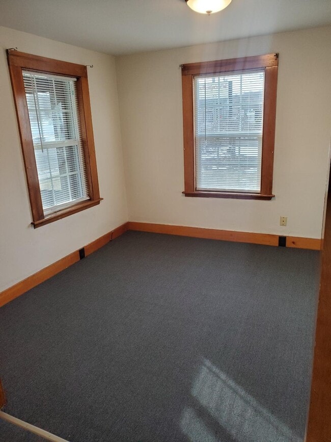 Photo - 374 Broad St