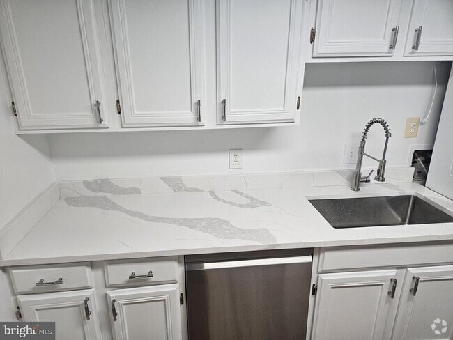 Building Photo - 4601 N Park Ave Unit 1213 Rental
