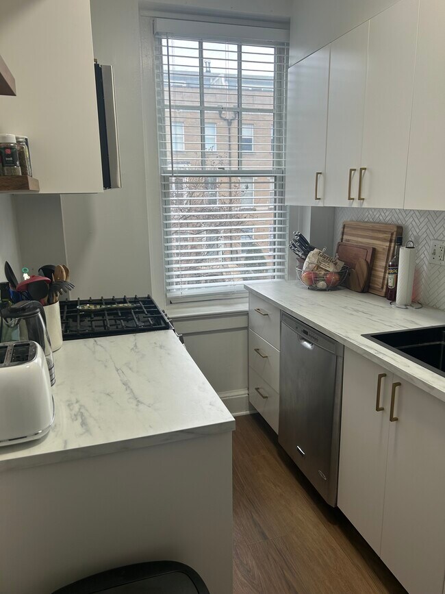 Photo - 2410 20th St NW Unidad 201