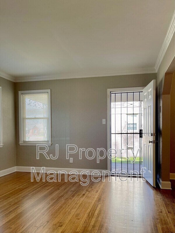 Photo - 1598 Marianna St