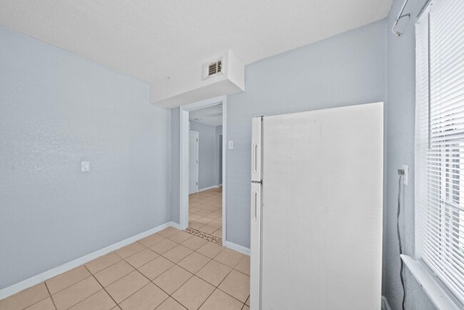 Photo - 904 Beverly Ave Unit C