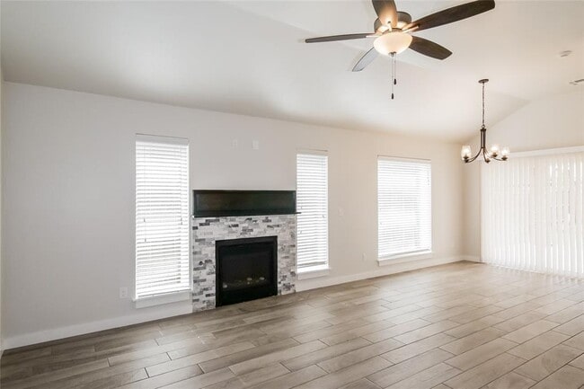 Photo - 508 NW 179th Cir