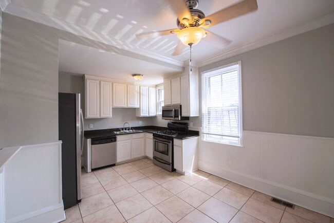 Photo - 512 S Lazelle St