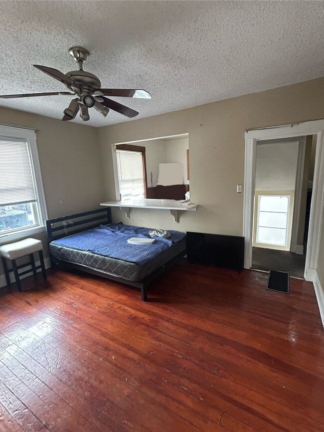 Photo - 225 Bosley St Unidad 2