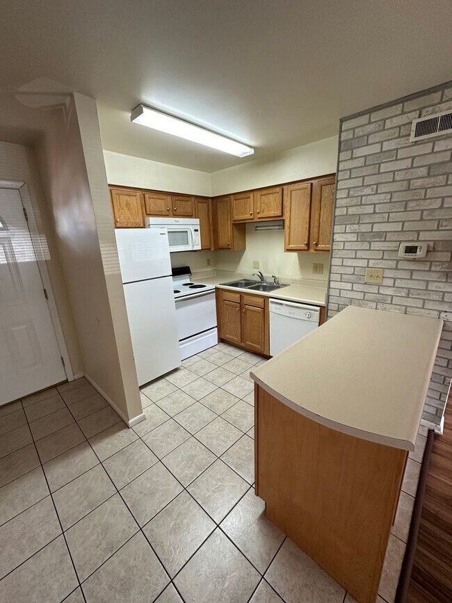 Photo - 300 E 16th Ave Unit HJ