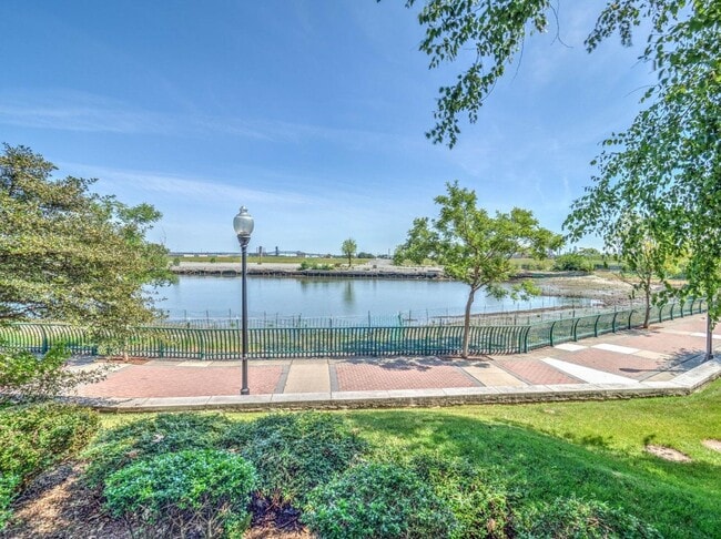 Building Photo - 80 Lyon Ct