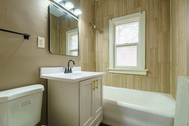 Photo - 1917 N Newton Ave Unit FL 2