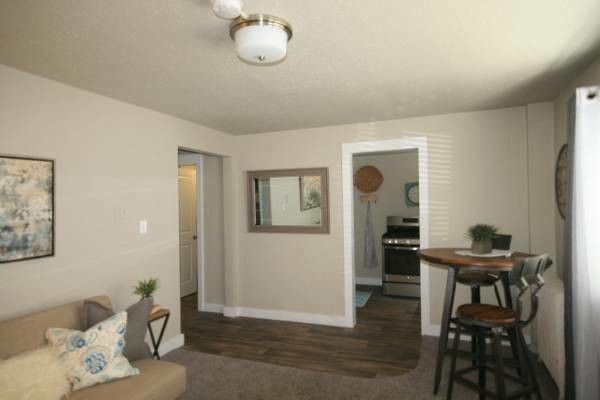 Photo - Granada Apartments