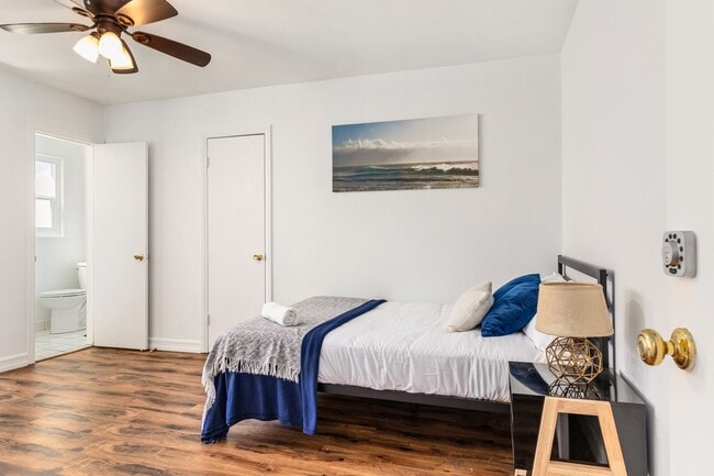 Photo - 515 Landfair Ave Unit Single Room 12 - 12