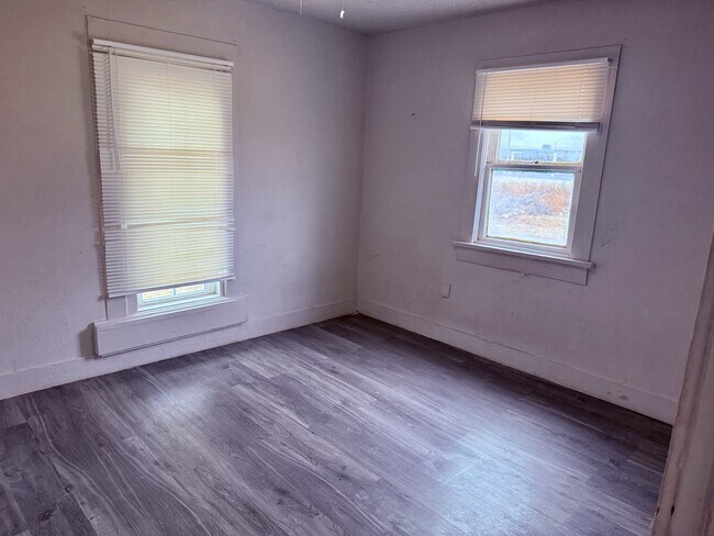 Photo - 1709 47th St