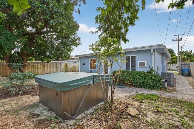 Photo - 4820 NE 1st Terrace