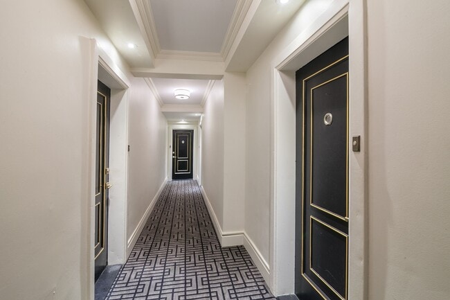 Photo - 10 Av. Rosemount Unit 503