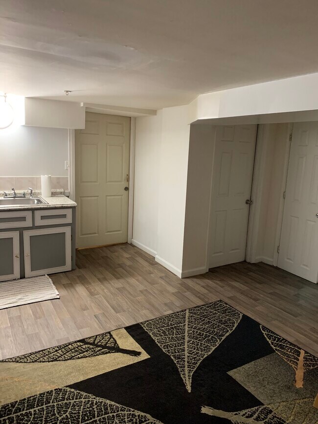 3307 40th Ave Unit Basement