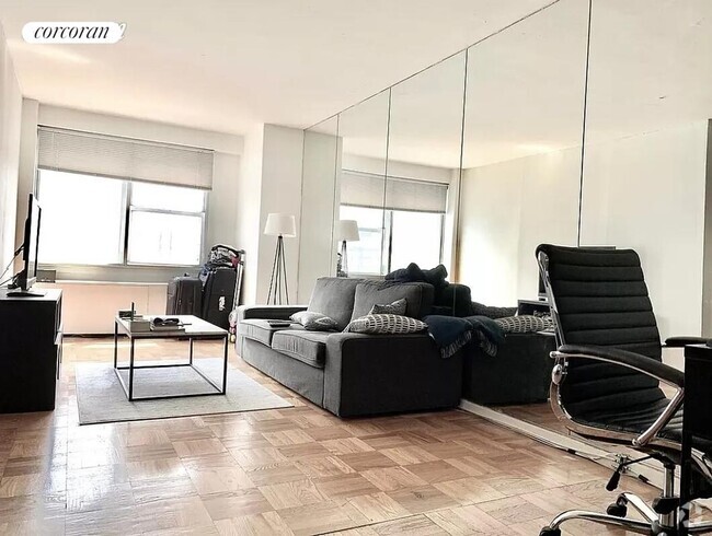 Building Photo - 155 E 34th St Rental