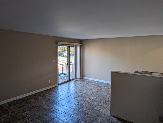 Photo - 401 Sycamore Rd
