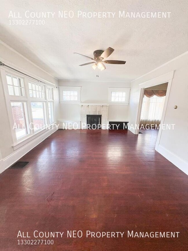 Photo - 818 Brown Ave NW