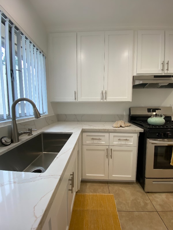 Photo - 283 S El Molino Ave Unidad 7