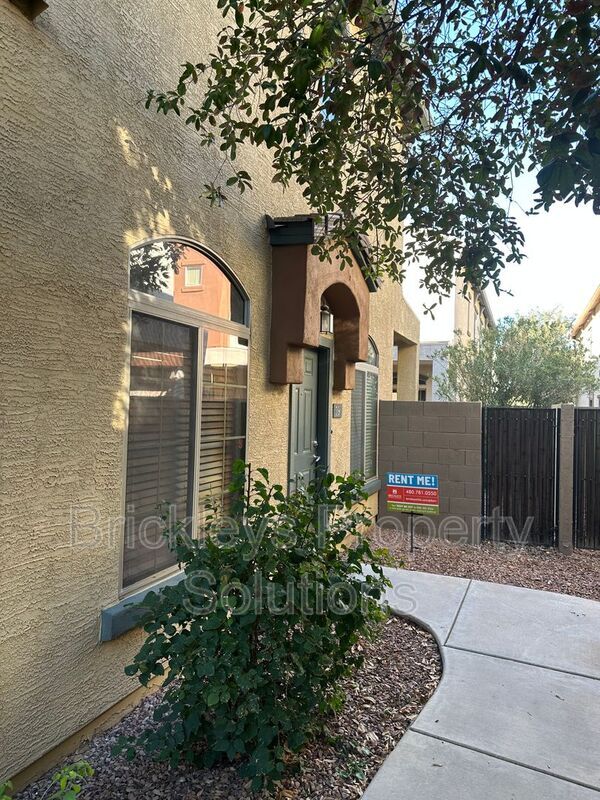 Photo - 2727 N Price Rd